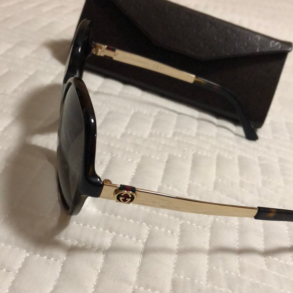 Authentic Gucci sunglasses - Picture 4 of 6